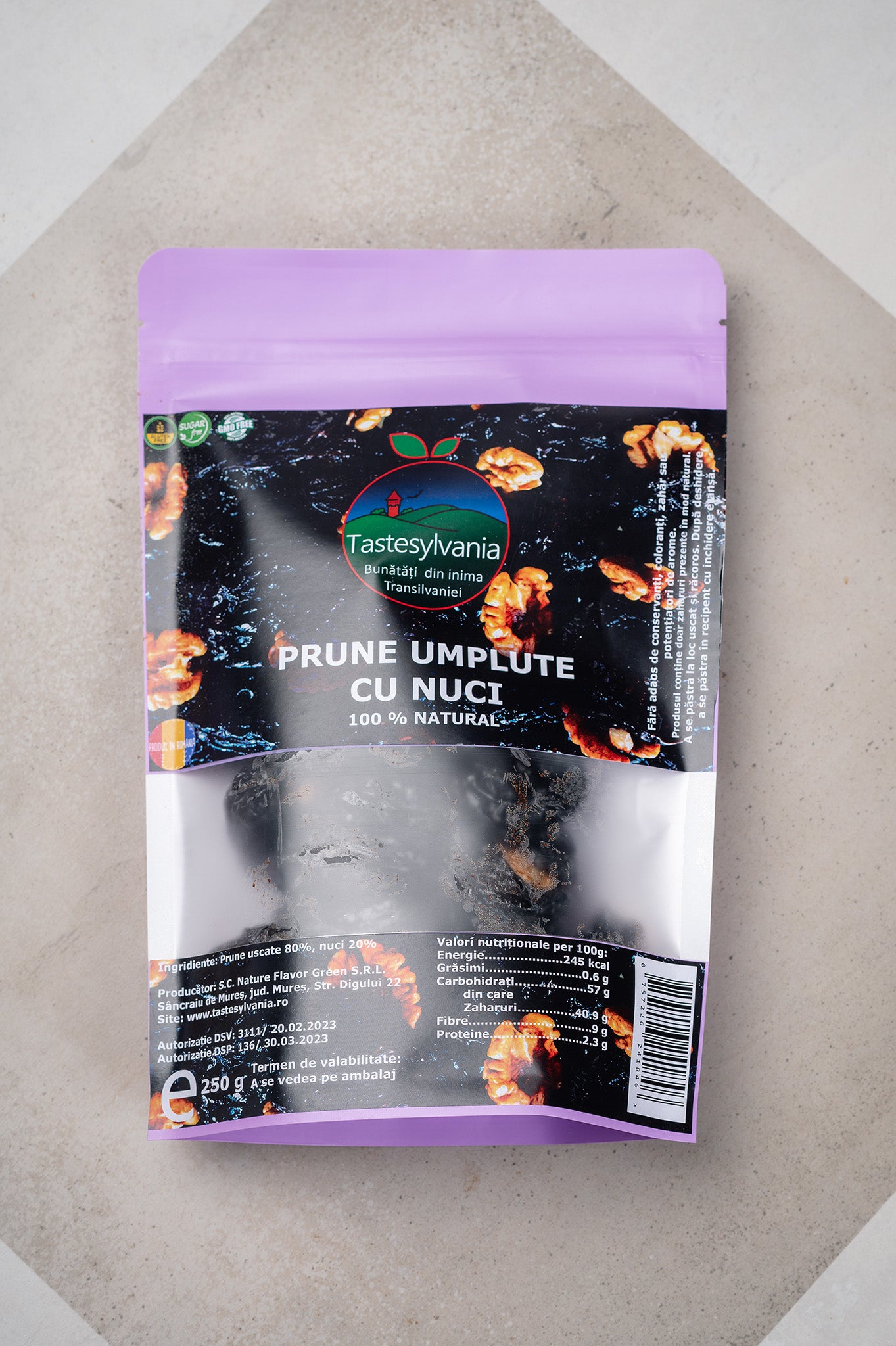 Prune uscate umplute cu miez de nuca 250g